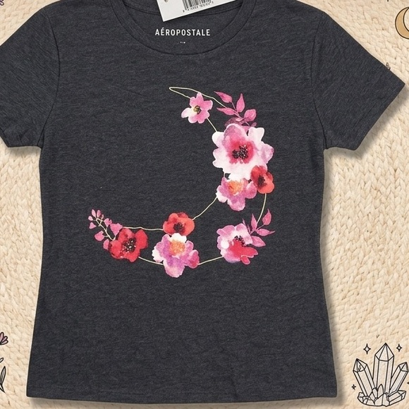 Aeropostale Tops - Women’s NWT ✨ Aeropostale Floral Crescent Moon Graphic Tee - Charcoal Grey - xs